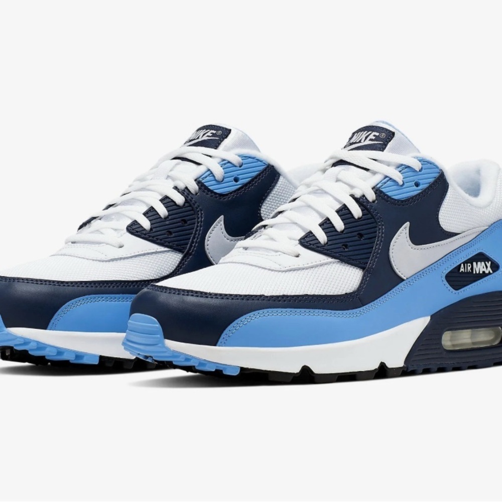 Nike Air Max womens Sneakers - Navy and Light Blue